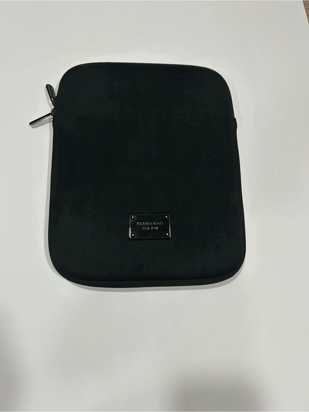 Black Tech Sleeve Pouch - Men's Travel Organizer